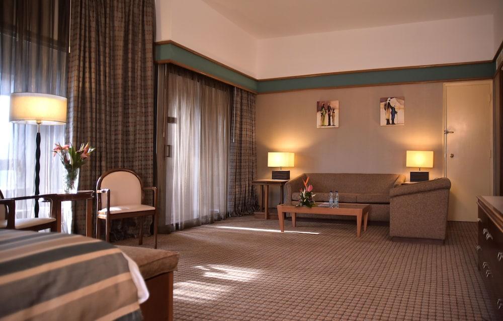 Hilton Yaounde Hotel Luaran gambar