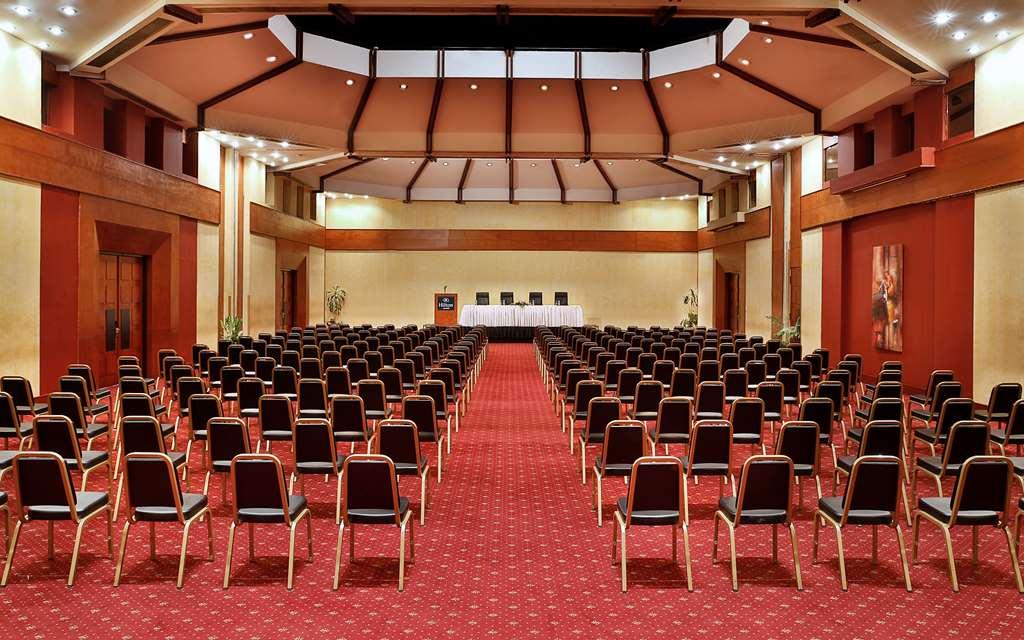 Hilton Yaounde Hotel Kemudahan gambar
