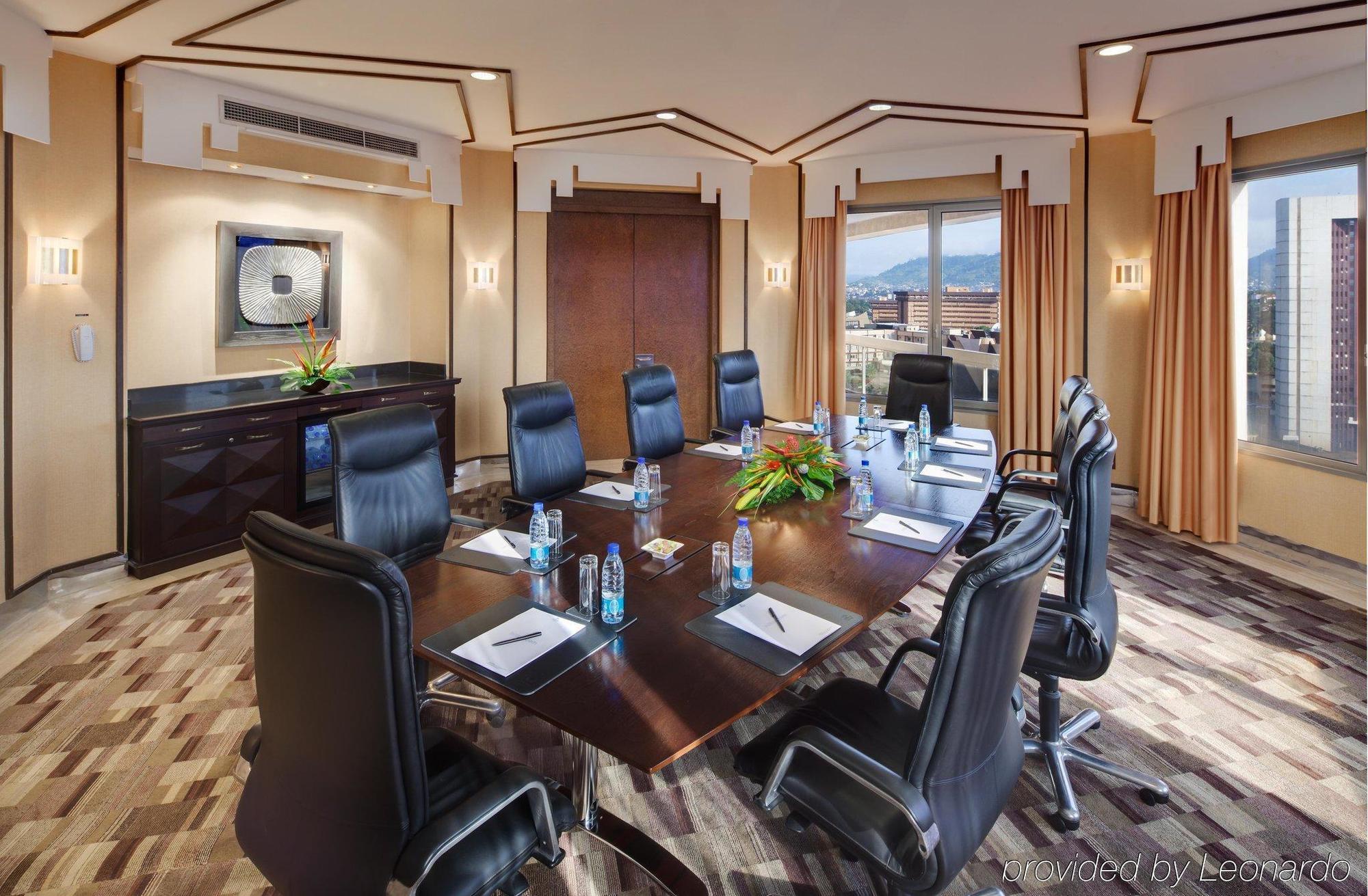 Hilton Yaounde Hotel Perniagaan gambar