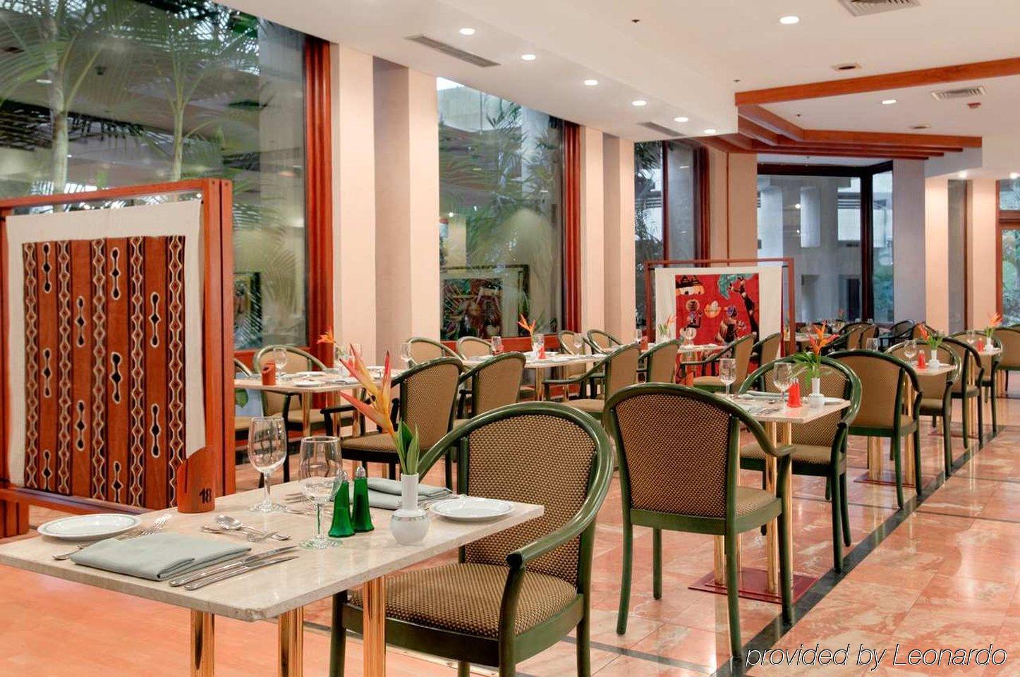 Hilton Yaounde Hotel Restoran gambar