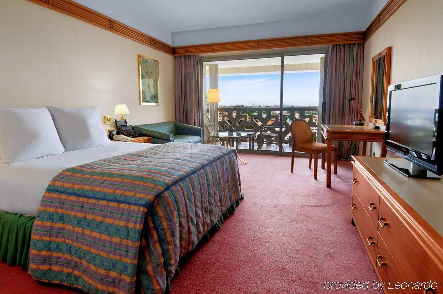 Hilton Yaounde Hotel Bilik gambar